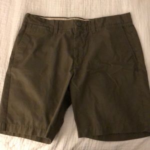 Men’s green shorts, sz. 33